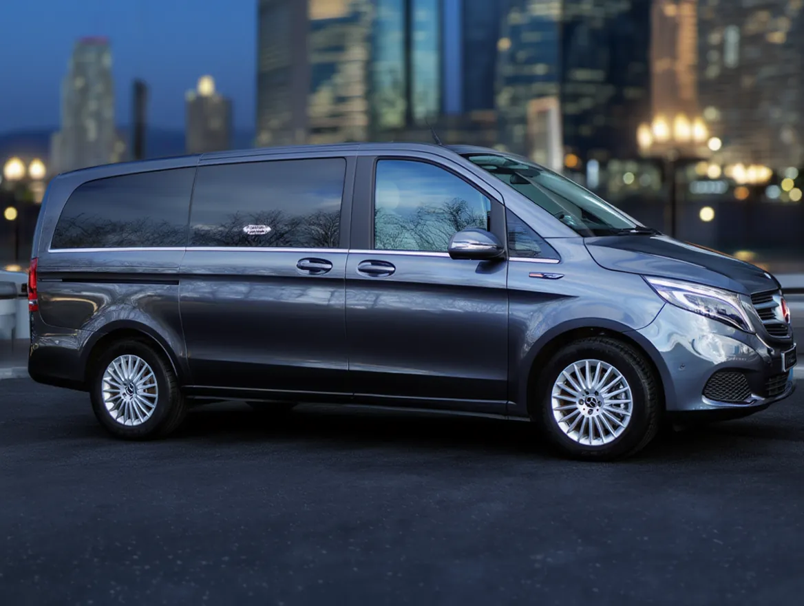 Mercedes EQV VTC Mercedes EQV 7 places Paris  vue profil, van 7 places chauffeur priv